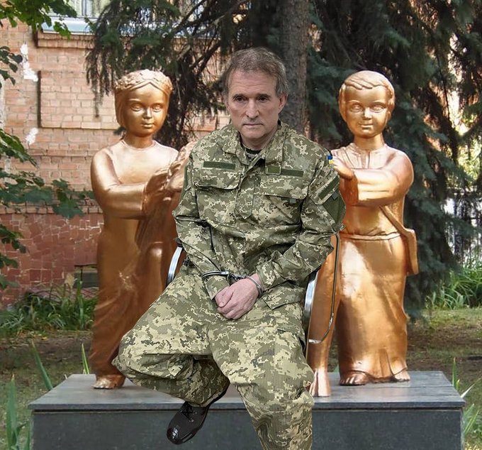 Українці сміються з Медведчука, який схожий на Чмоню і опудало лисиці (фото)