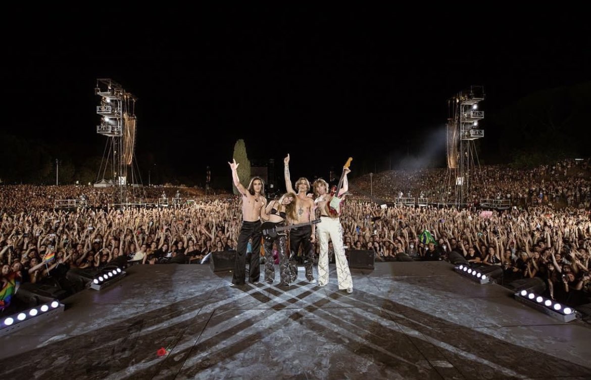 Анджелина Джоли с дочерью засветились на концерте Maneskin, снова пославших Путина: видео и фото