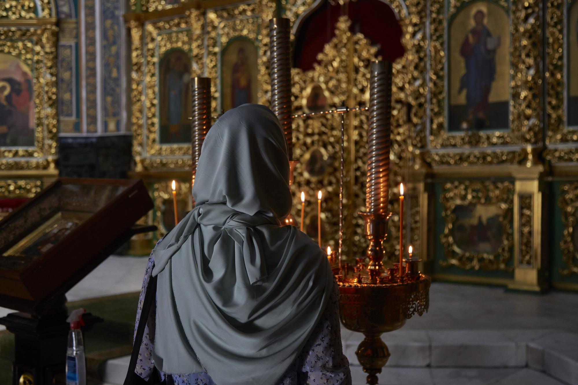 Можно ли женщинам во время менструации ходить в церковь: в ПЦУ опровергли миф