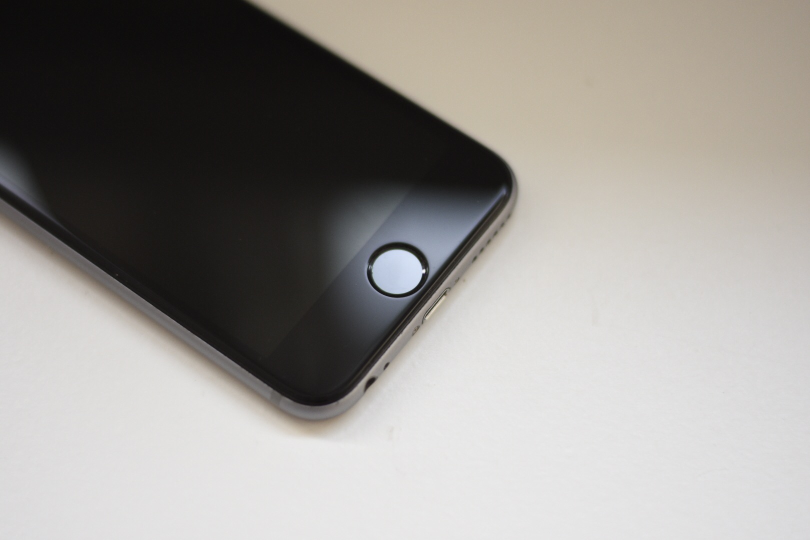Эволюция iPhone: как менялся "яблочный" смартфон с 2007 года по сей день