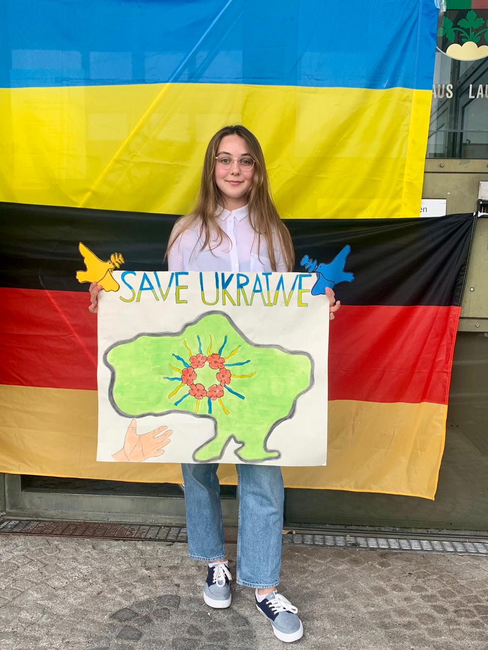 В Германии люди вышли в поддержку украинцев и напомнили миру о войне: яркие фото