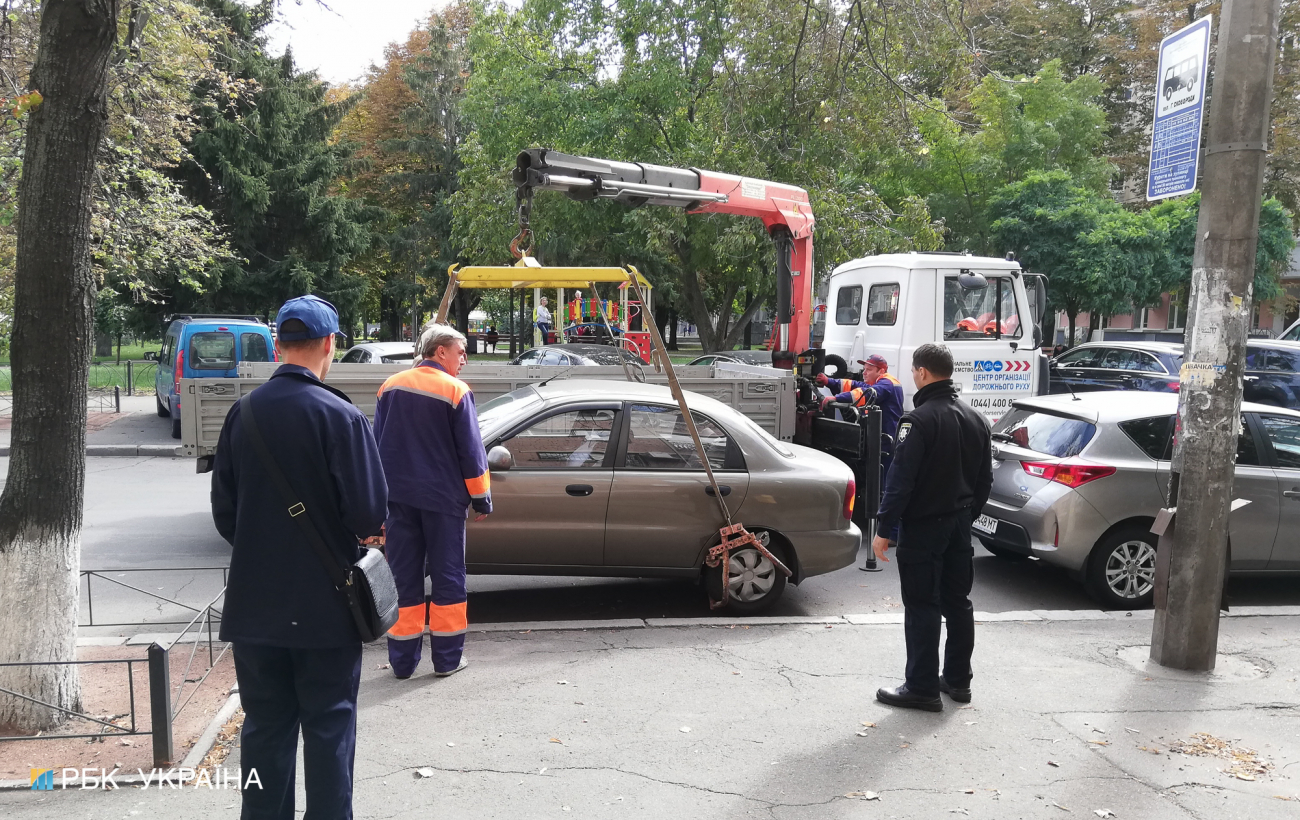 В Украине хотят отменить эвакуацию автомобилей: когда ждать нововведения