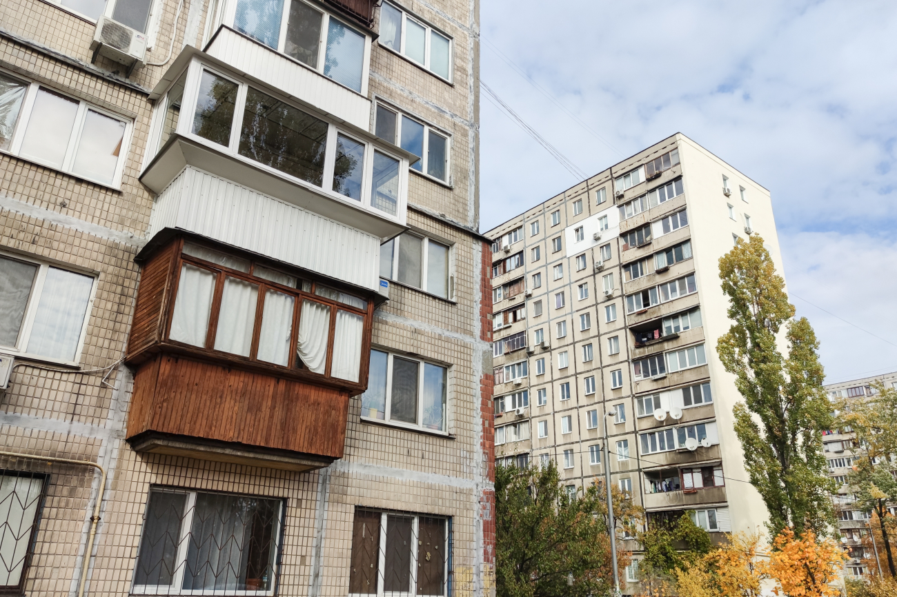 Українці частіше шукають житло за кордоном для постійного проживання: результати нового опитування