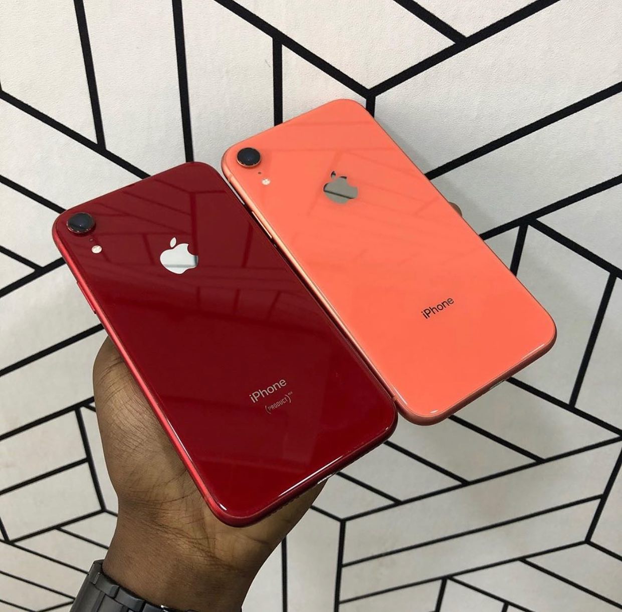 Эволюция iPhone: как менялся "яблочный" смартфон с 2007 года по сей день