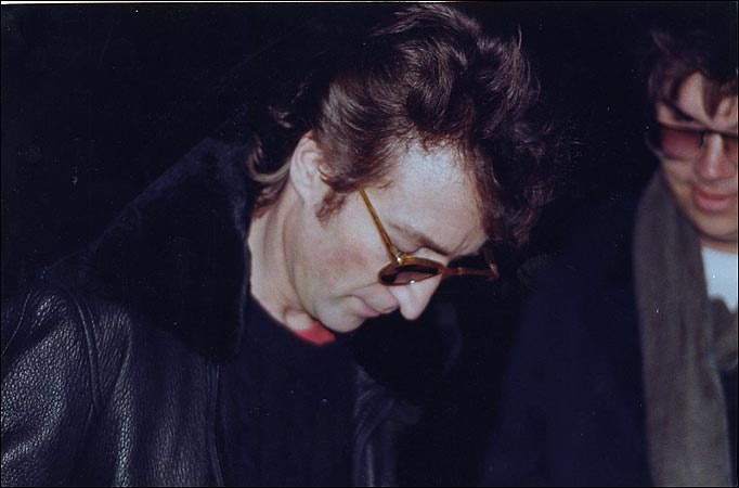 Любов до гробу. 5 знаменитостей, які загинули від рук своїх фанів