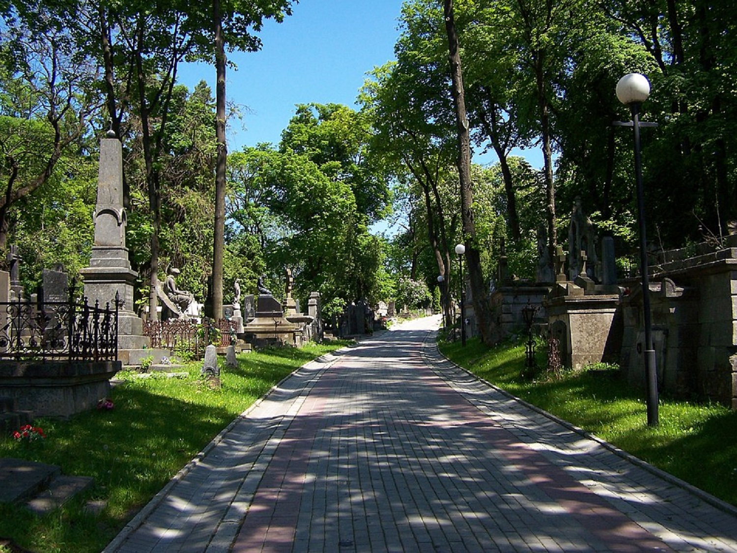 Посещаем мир мертвых. 5 самых интересных кладбищ Украины