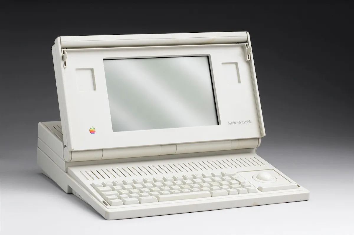 Від Macintosh до iMac: історія перевтілення "яблучного" ПК у фотографіях