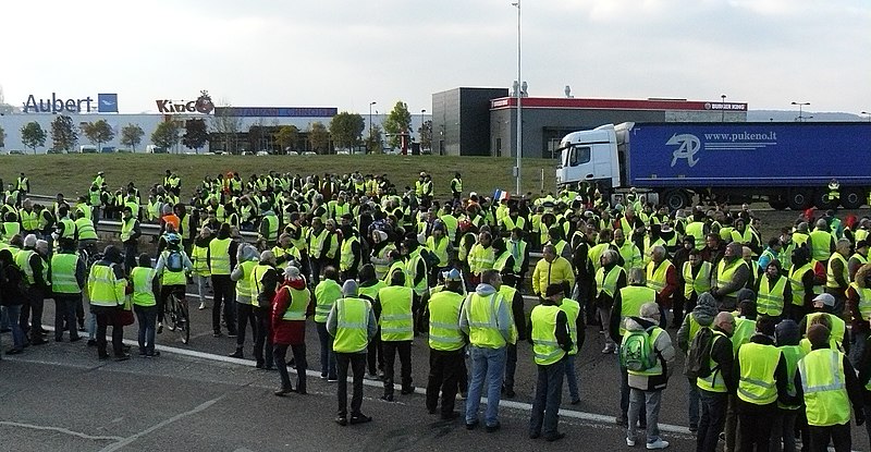 Мода баррикад. Как одежда становилась голосом протеста в Украине и мире