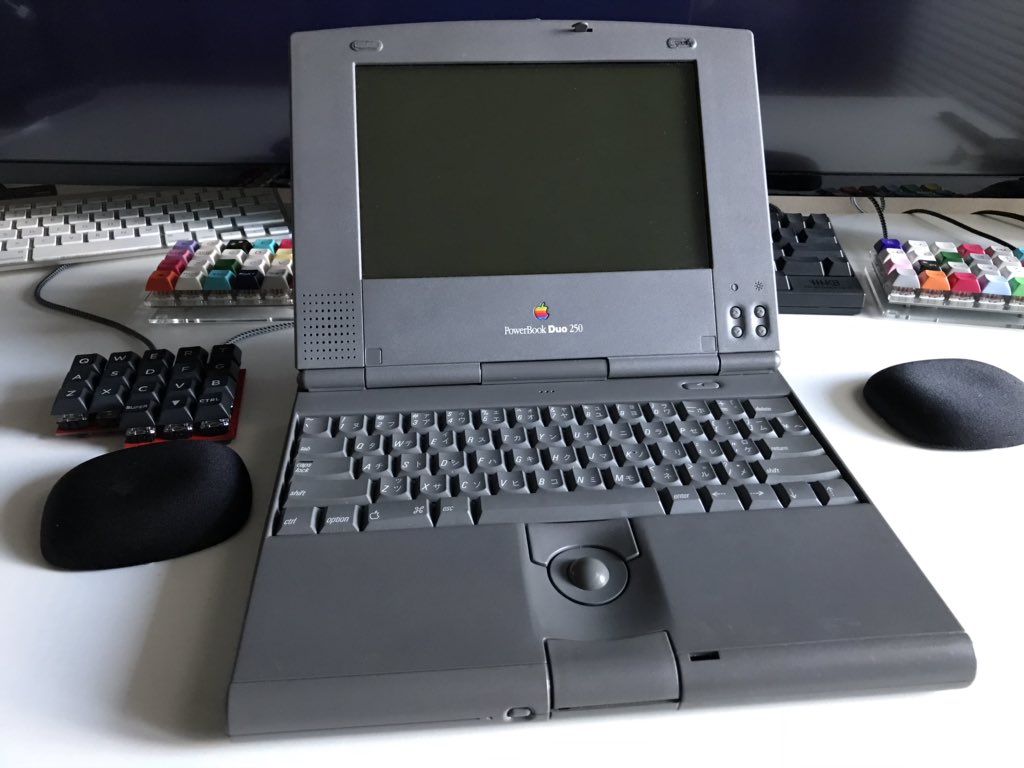 Від Macintosh до iMac: історія перевтілення "яблучного" ПК у фотографіях