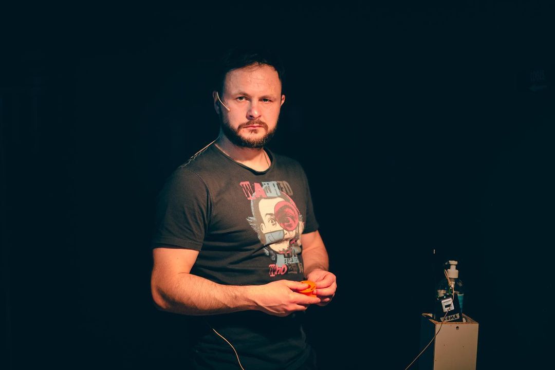"Просят сфотографироваться". Популярный украинский актер признался, что подрабатывает таксистом