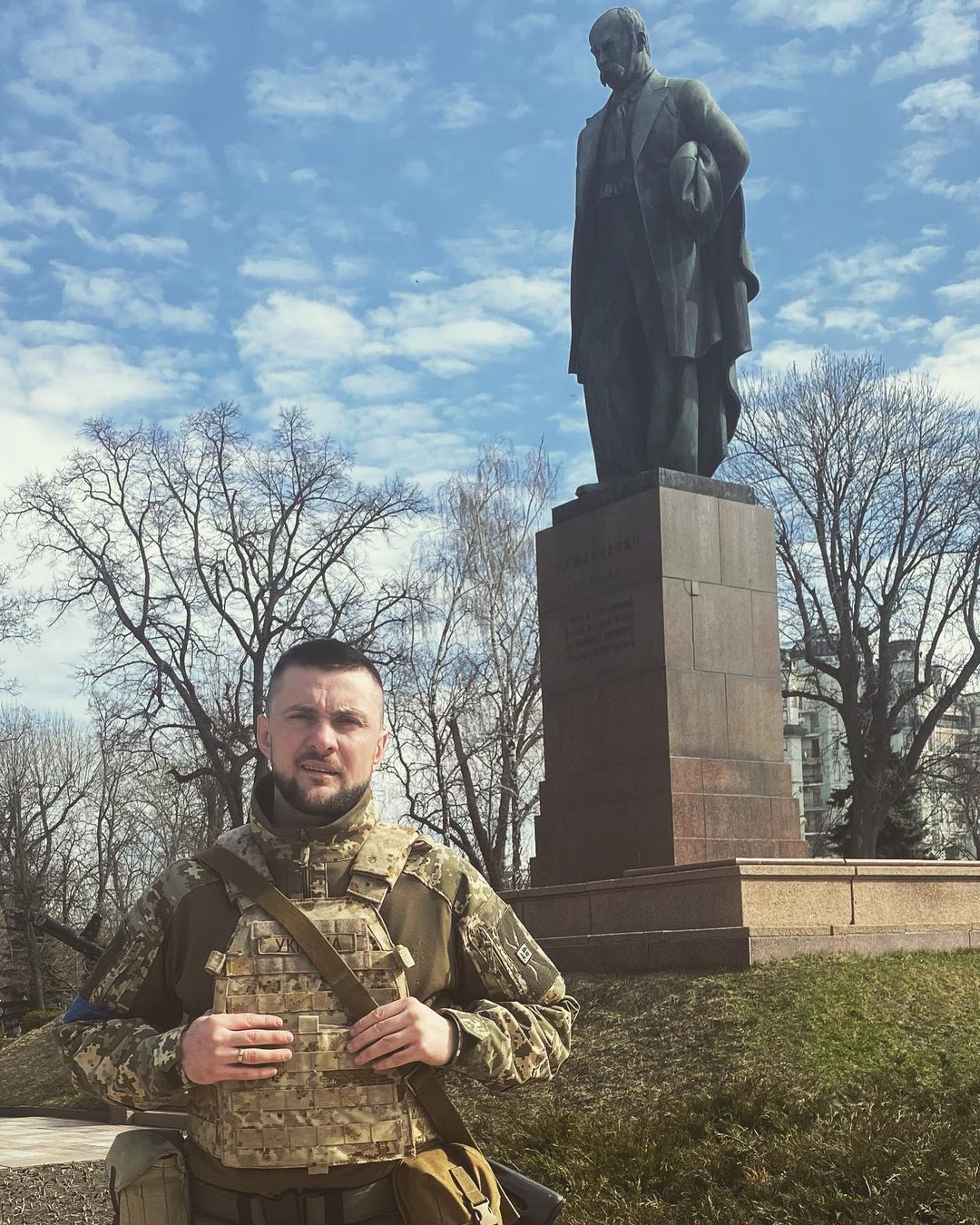 Кумиры миллионов - в форме ВСУ. Знаменитости, променявшие красные дорожки на окопы еще в 2022 году