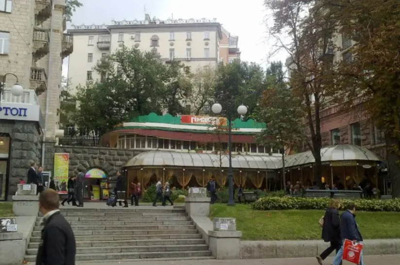 На Хрещатику збудують новий ТЦ. Вже відомо, як він виглядатиме (фото)