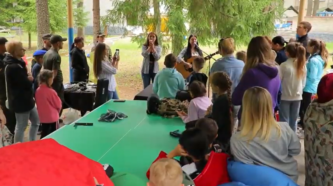Діти з Маріуполя розповіли про свої мрії нацгвардійцям: дуже зворушливе відео