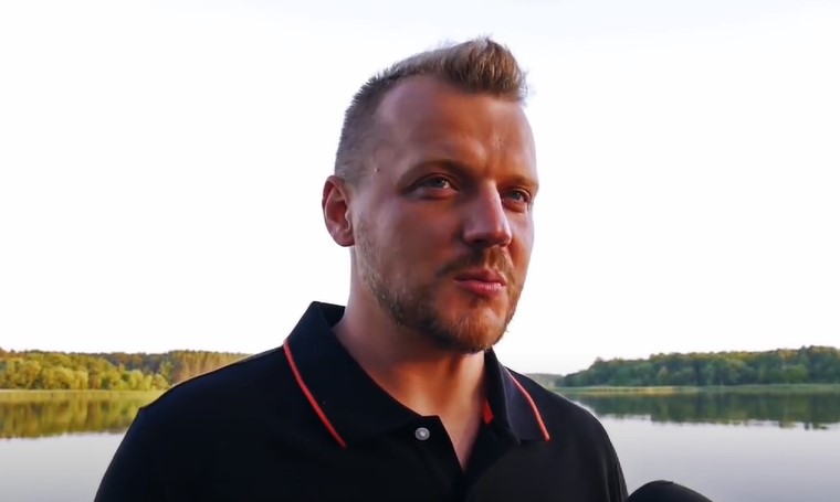 Що стало з Олександром Воєвуцьким -  зіркою 2000-х, який підкорив шоу "Караоке на Майдані" і "Шанс" (фото)