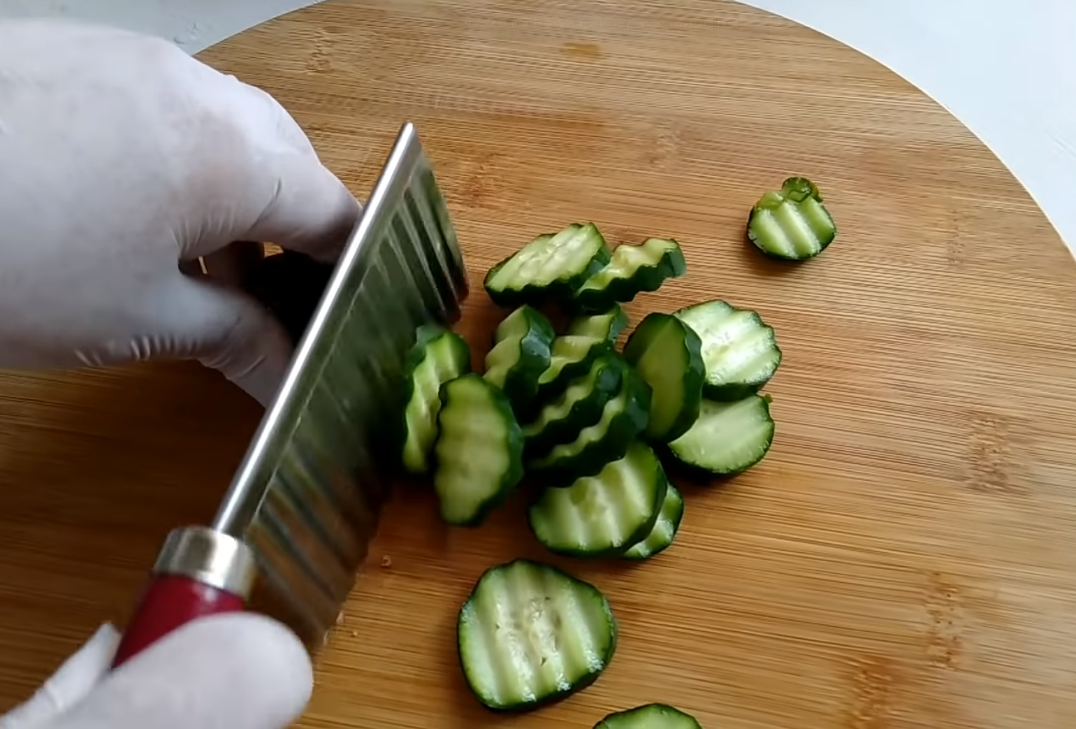 Салат взимку зі свіжих літніх овочів: рецепт та спосіб консервування