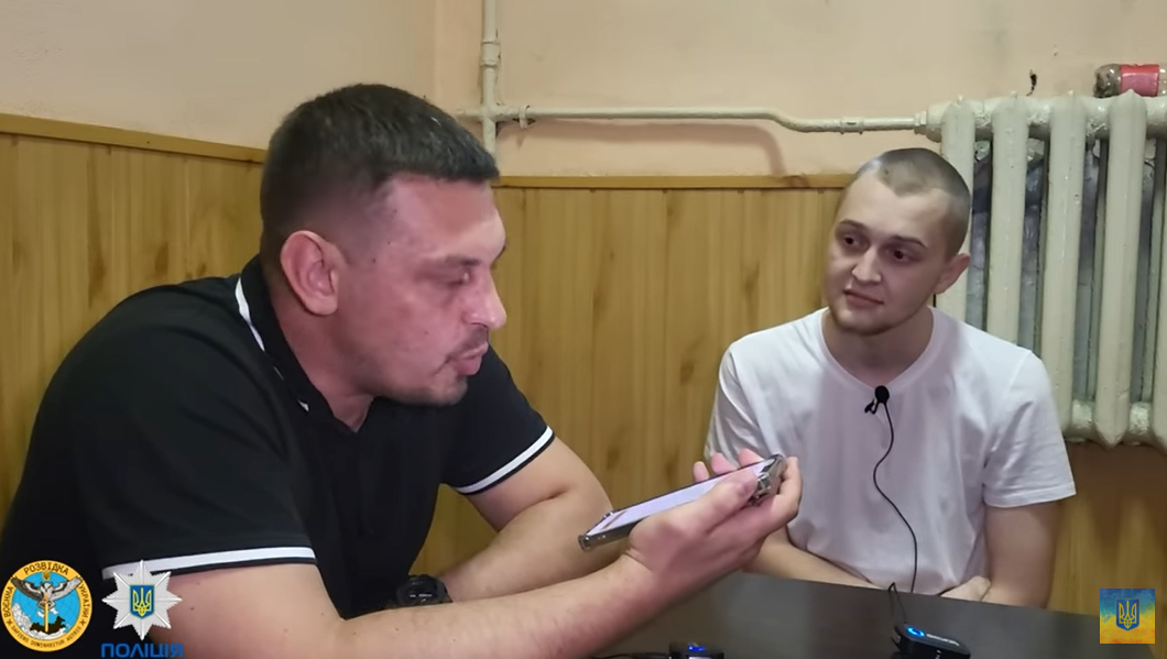 Россиянка не захотела говорить с сыном в плену в Украине: видео о "матери года" стало мемом