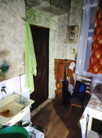 З радянськими меблями і без туалету: як виглядає найдешевша квартира для оренди у Львові (фото)