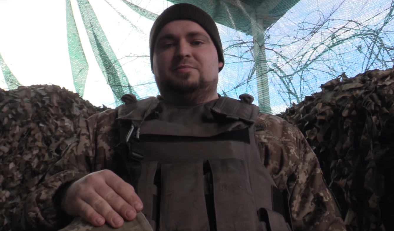 Бійці ЗСУ на передовій привітали українців з Новим роком: "святкуйте, ми прикриємо!" (відео)