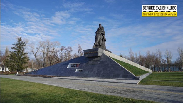 У мережі показали, як після реставрації виглядає меморіал "Україна-визволителям" у Міловому