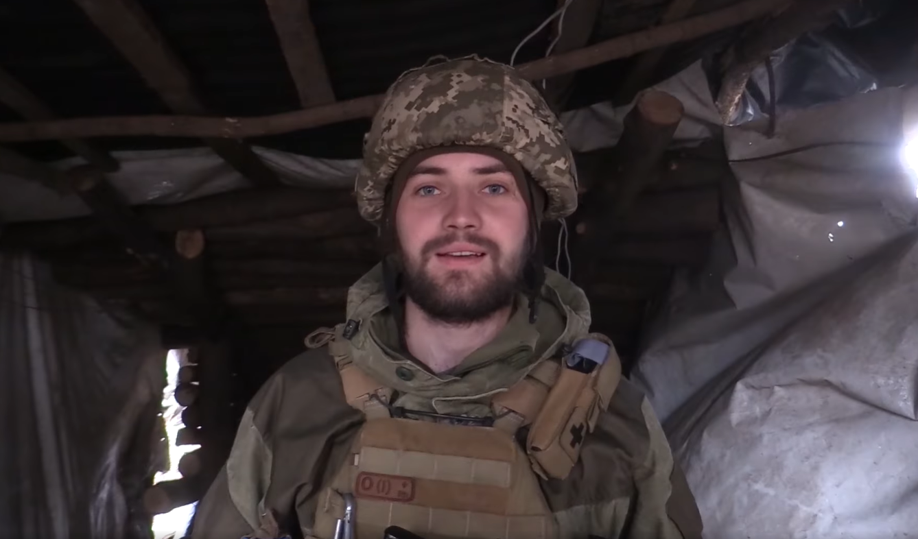 Бійці ЗСУ на передовій привітали українців з Новим роком: "святкуйте, ми прикриємо!" (відео)