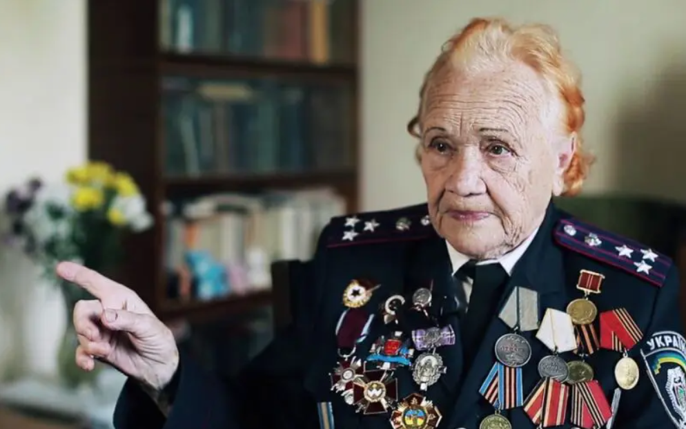 98-летняя легендарная ветеран собралась снова на фронт - защищать Украину от очередных оккупантов