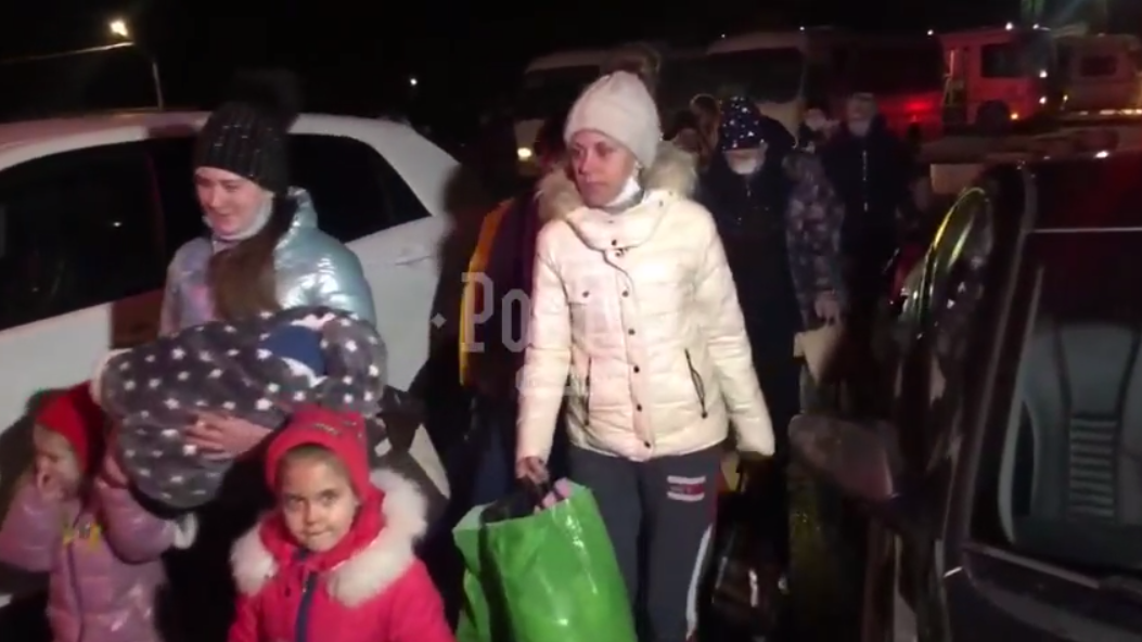 З'явилося дивне відео з розповіддю "біженців з Донбасу" в Ростові: "везуть нормально, безплатно"