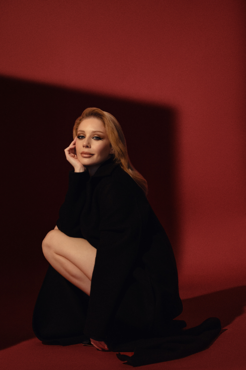 Пристрасна Тіна Кароль знялася у жіночній фотосесії для Vogue