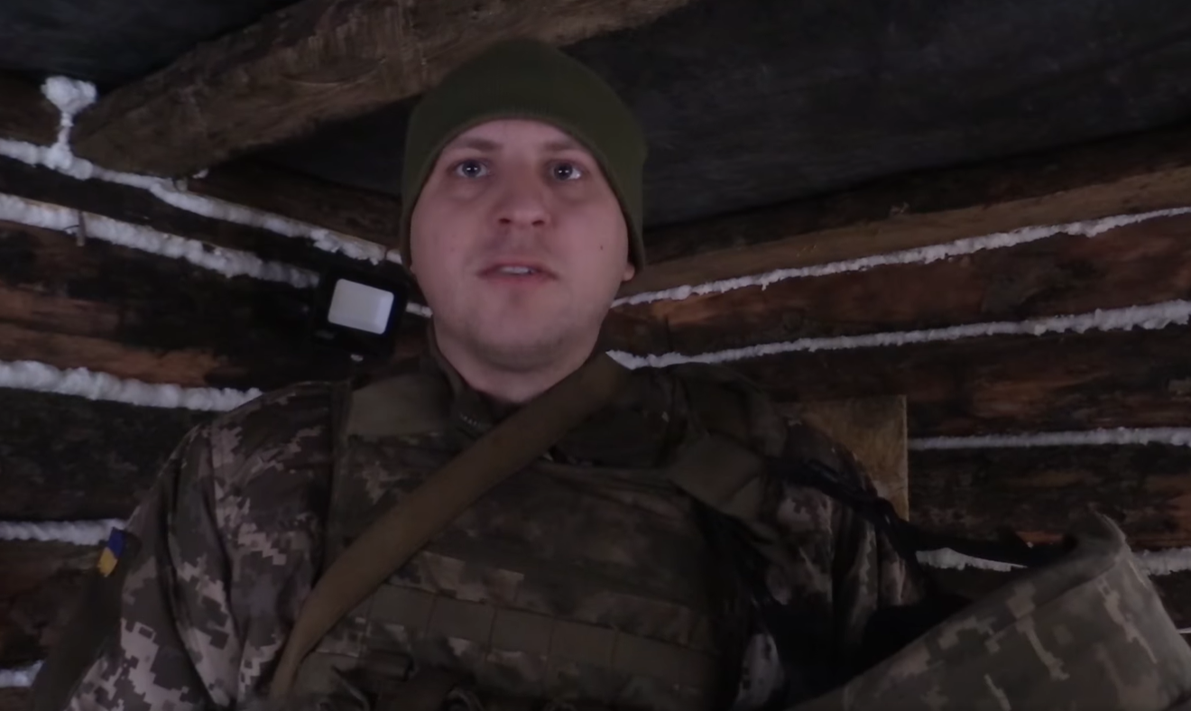 Бійці ЗСУ на передовій привітали українців з Новим роком: "святкуйте, ми прикриємо!" (відео)