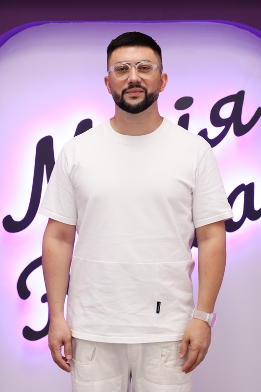 Телестиліст Ільяс Сахтара: "навіщо розповідати людині, як їй одягатися, якщо вона тебе не питає?"