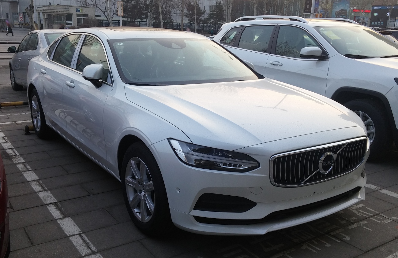 Слідом за BMW, Audi та Mercedes. Volvo відключила росіян від своїх сервісів: що це означає