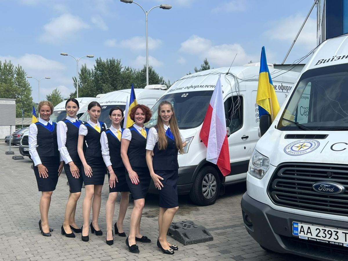 Украинцы смогут получить утраченные документы за границей: о каких странах речь