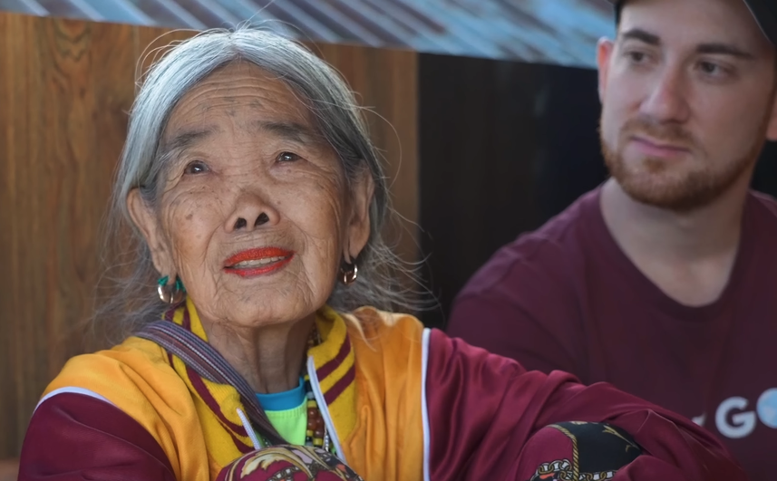 9 секретов долголетия 106-летней женщины из простого села, которая украсила обложку Vogue