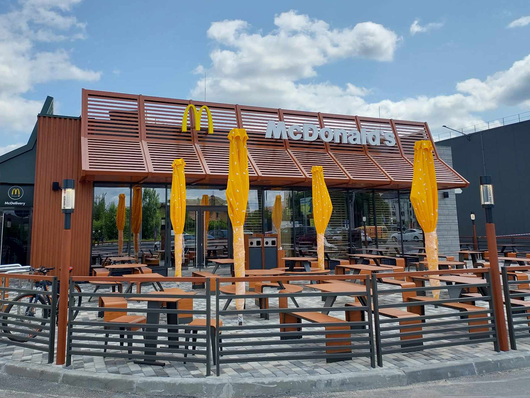 Под Киевом открыли новенький McDonald’s: где находится и как выглядит