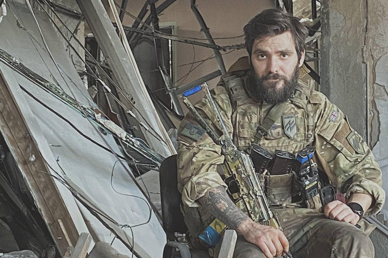 "Вони повинні бути": Захисник Азовсталі висловився щодо доречності тусовок в Україні