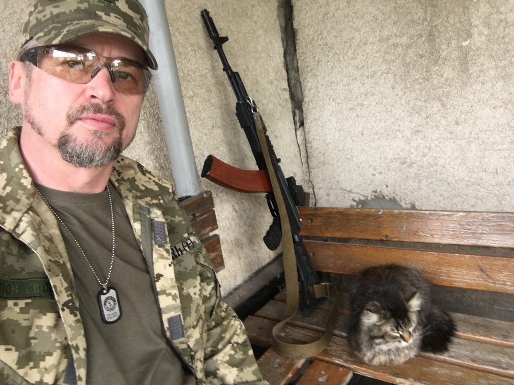 "О, Боже, ти його не забирай": Юркеш зворушив піснею у День Героїв