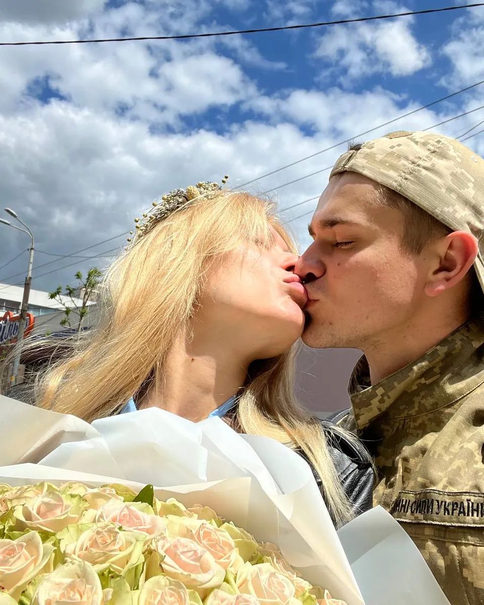 Зірка "Перших ластівок" та боєць ЗСУ розлучився з дружиною після двох років шлюбу