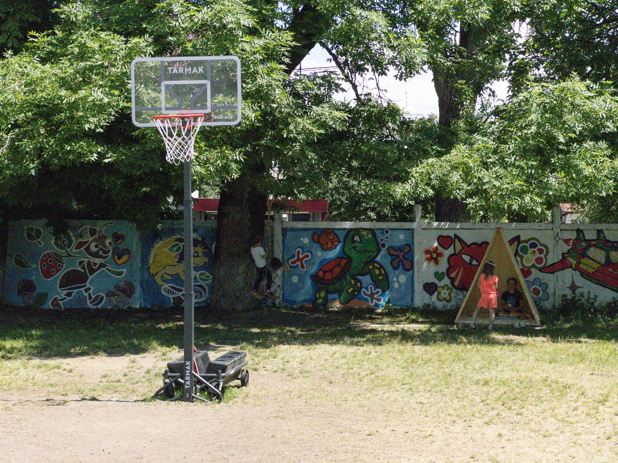 Хто і як живе у прихистку Urban Camp, який створили чемпіони вуличних культур із Харкова (фоторепортаж)