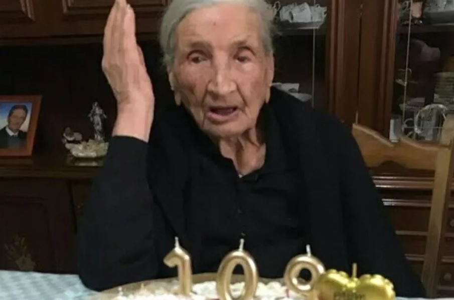 Найвідоміша з довгожительок. Жінка прожила до 109 років, завдяки цим двом продуктам