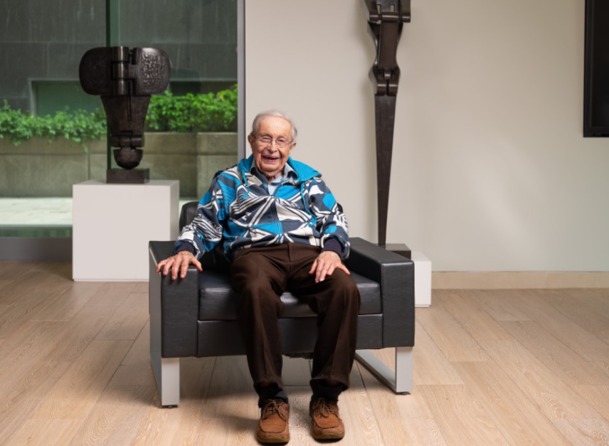 Всего один продукт. 101-летний врач рассказал, что он всегда ест для долголетия
