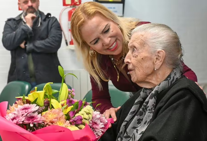 107-річна довгожителька святкує день народження: у своїх дітей вона завжди просить три продукти