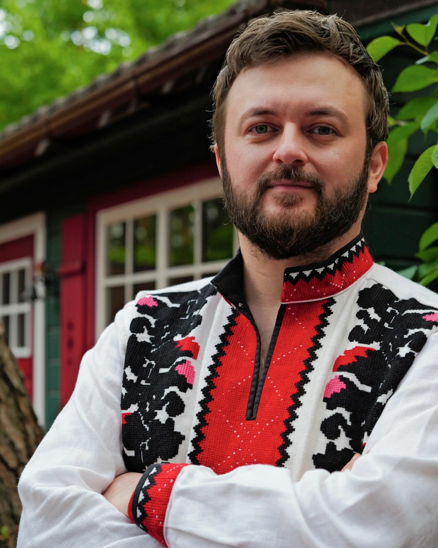 Могилевская, Цибульская и другие: звезды поразили модными образами ко Дню вышиванки (фото)
