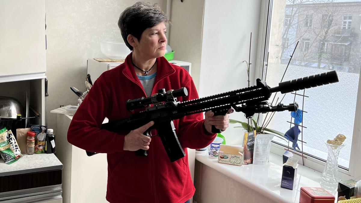 "Это наш дом": The Times написало, как украинцы вооружаются, готовясь к нападению России