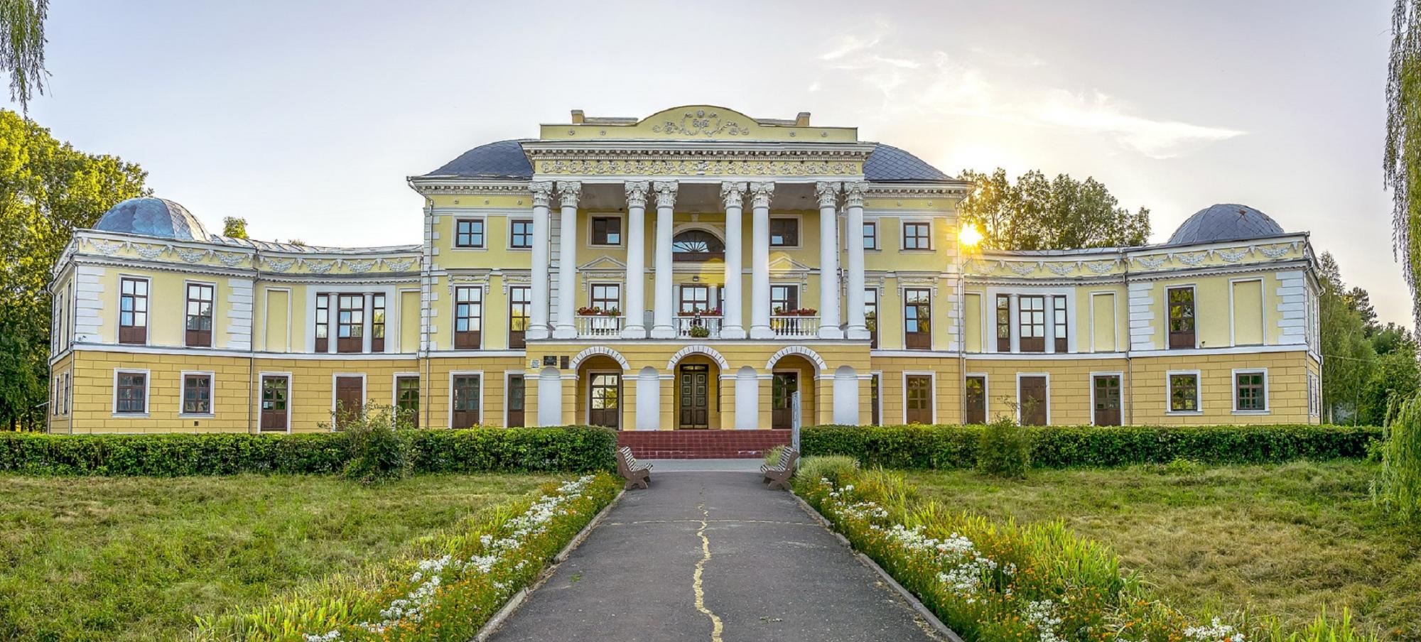 Изысканность и роскошь: 6 самых интересных дворянских усадеб для осеннего уикэнда 