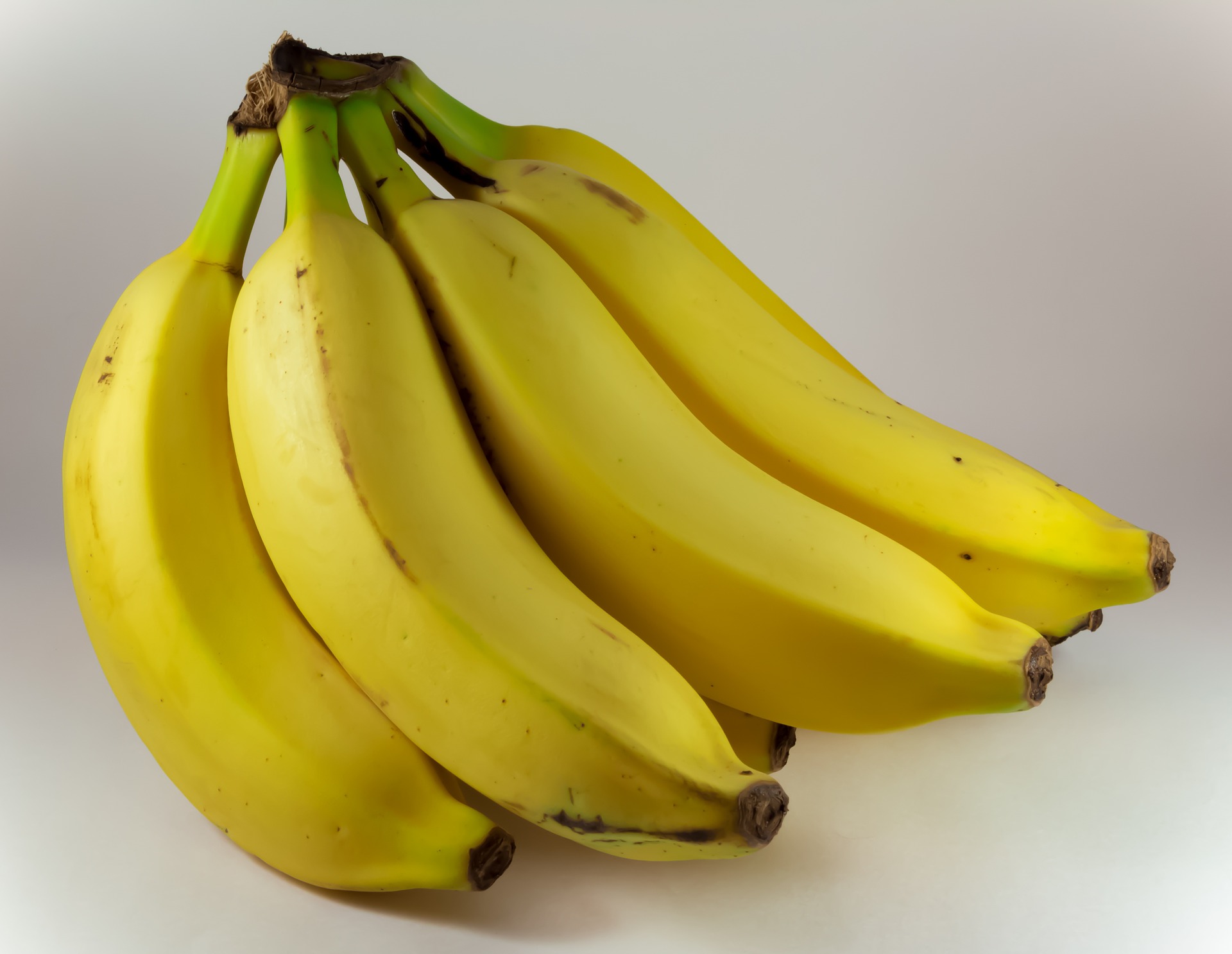 Названо продукти, які можна їсти на ніч: допомагають виспатися