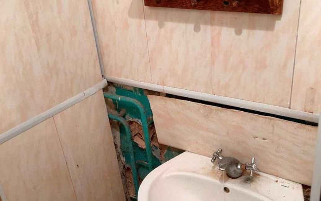 У СІЗО умови кращі: у мережі показали пекельні умови для студентів у гуртожитках НАУ