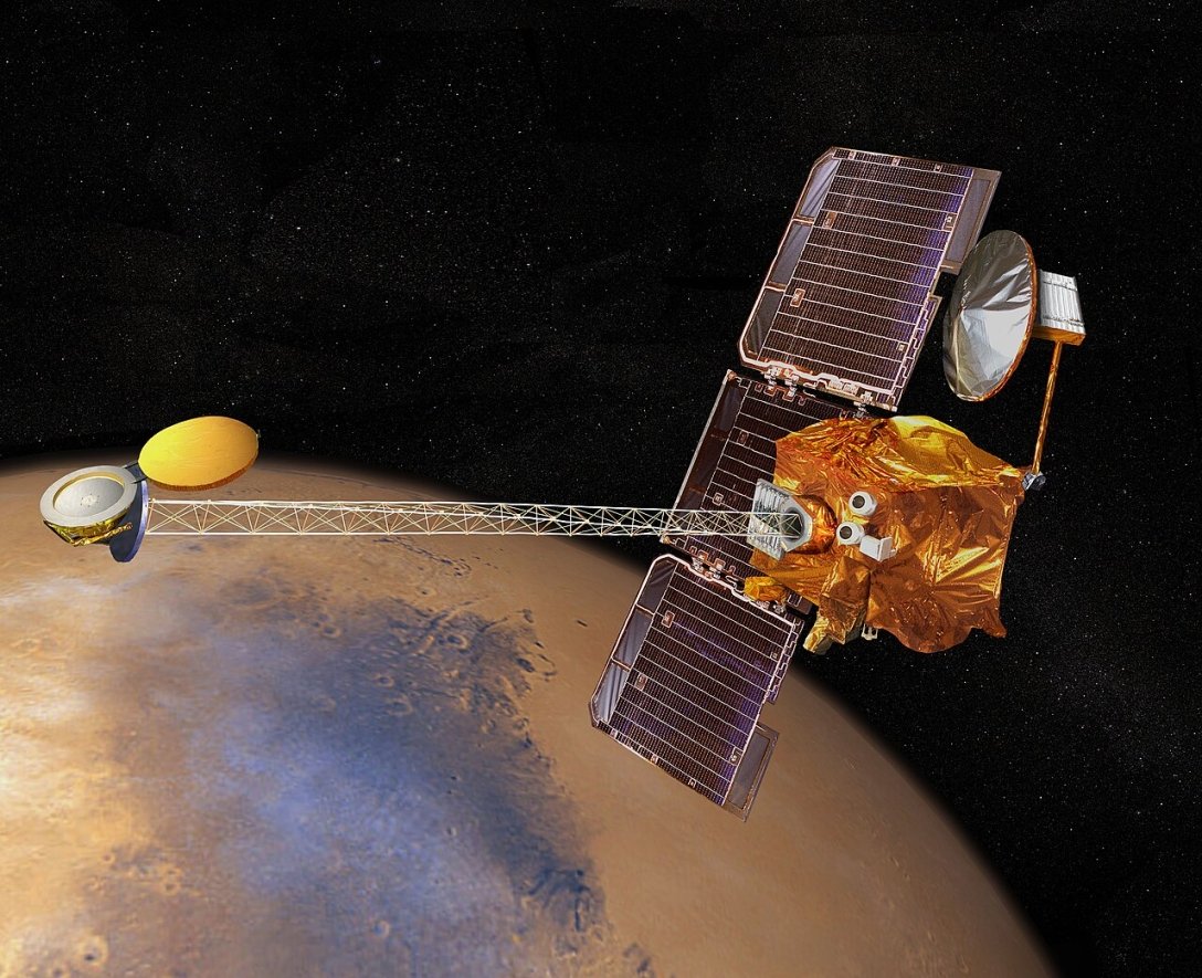 NASA показало унікальні знімки Марса і його супутника із незвичного ракурсу