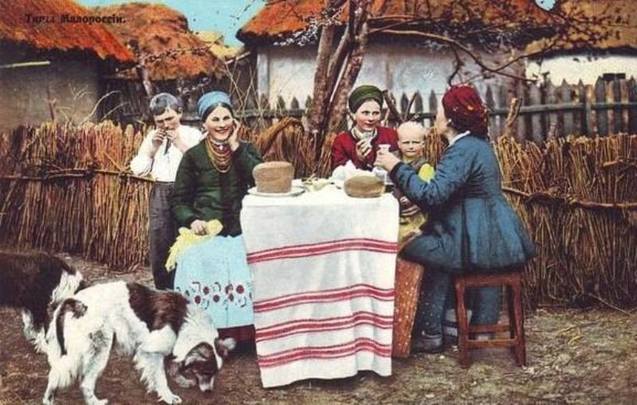 Как украинцы отмечали майские праздники 100 лет назад: атмосферные фото