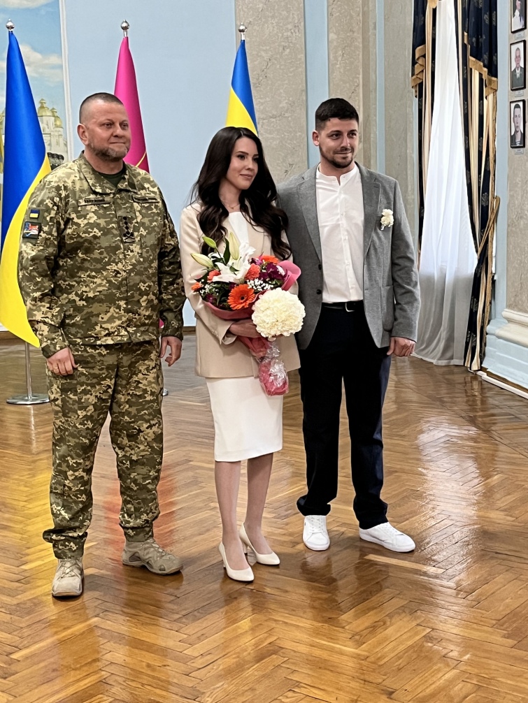 Известная волонтер рассказала, какой на самом деле Валерий Залужный