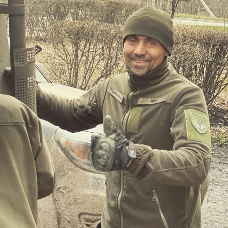 "Я почувствовал запах смерти": актер Линартович рассказал о своем тяжелом ранении на фронте