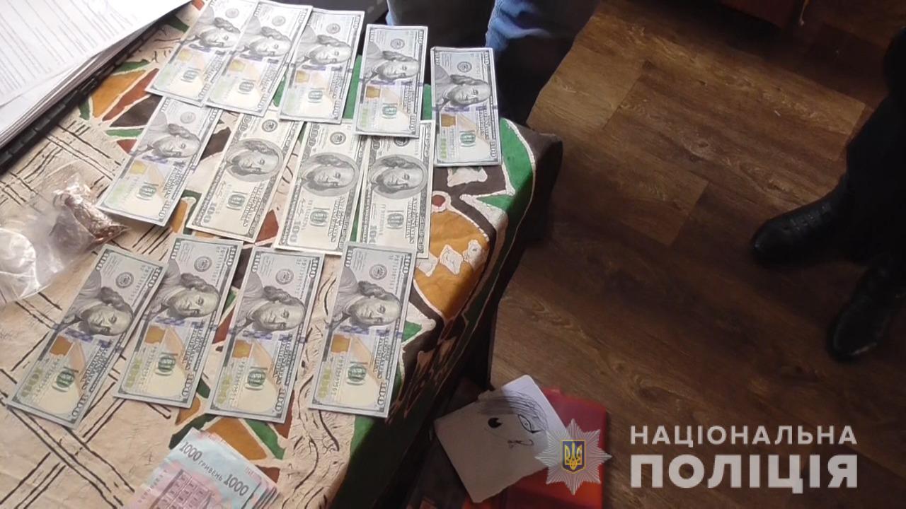 Мошенники под видом волонтеров воруют у пенсионеров деньги: как не попасться на крючок